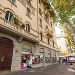 Contemporary Flat In Trastevere